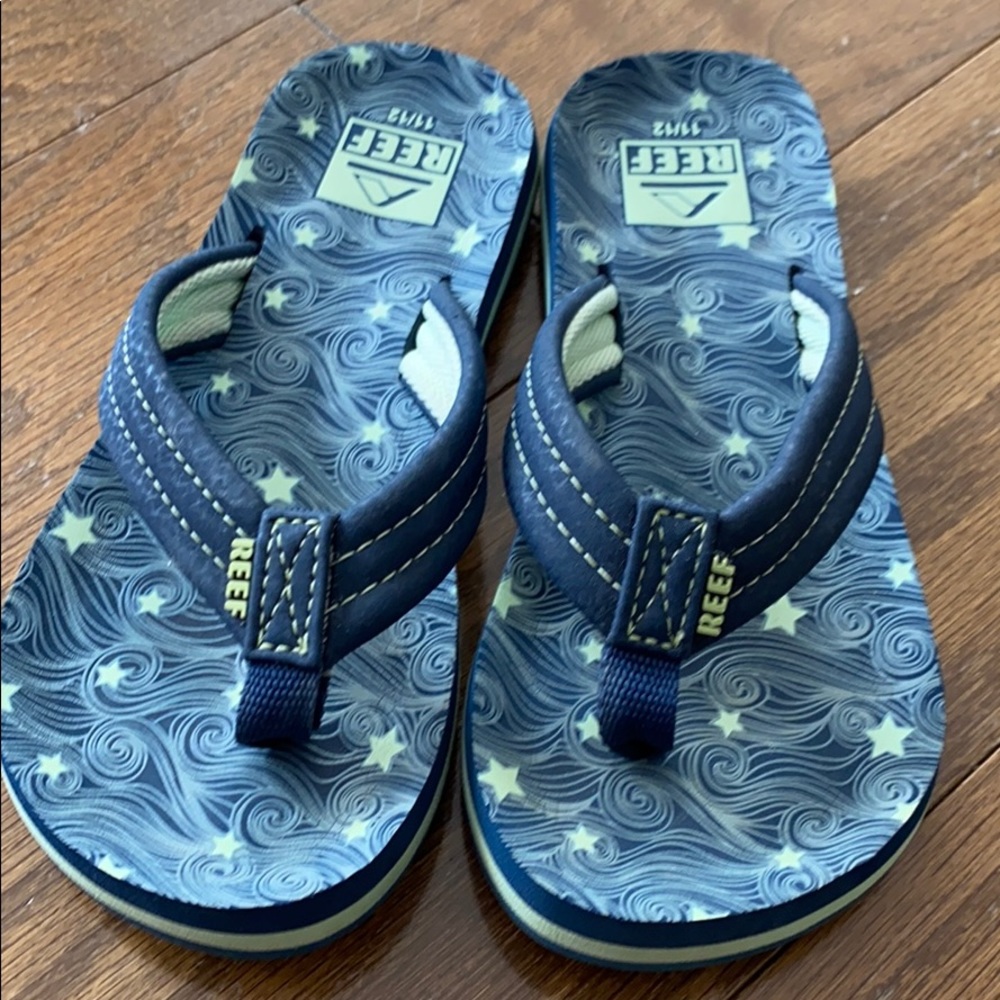 Reef glow in the dark flip-flops